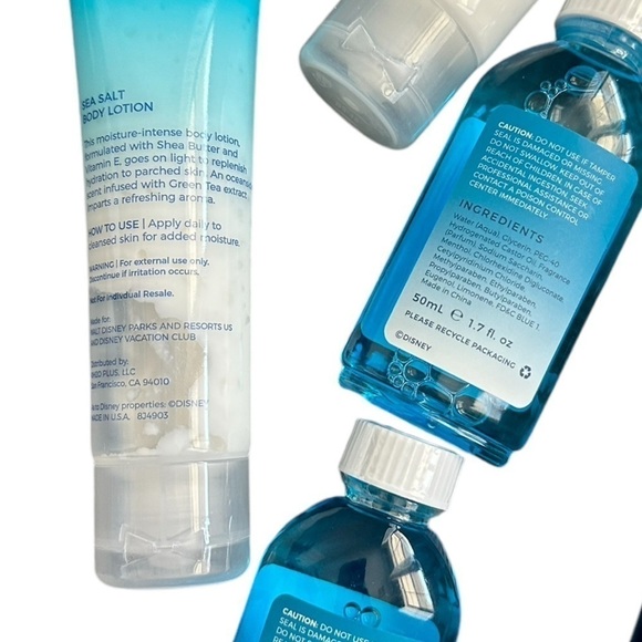 NEW Disneyland Resort Bag and H20 Toiletries Set - Picture 2 of 3